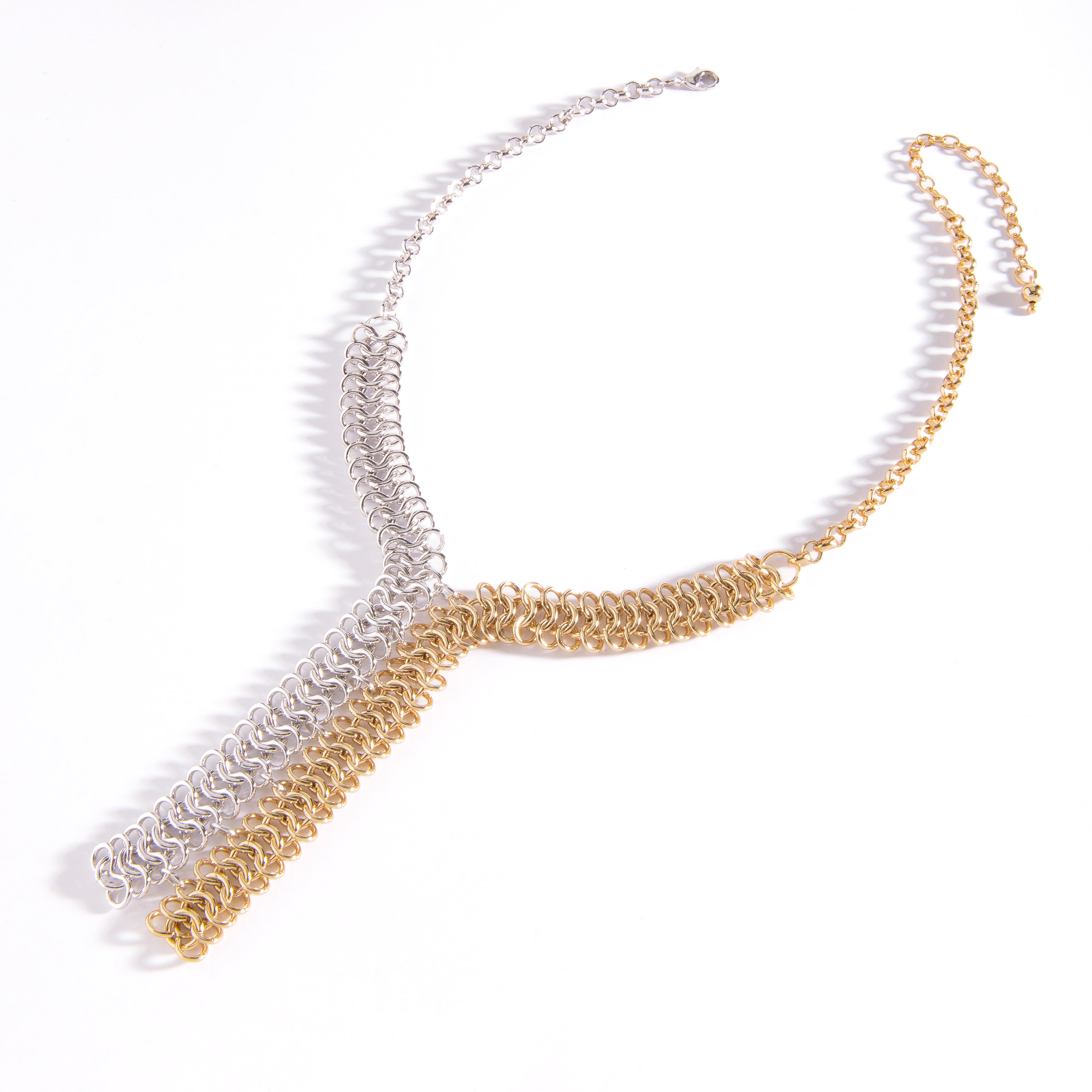 COLLAR CON DOBLE CADENA BITONO ASIMÉTRICO