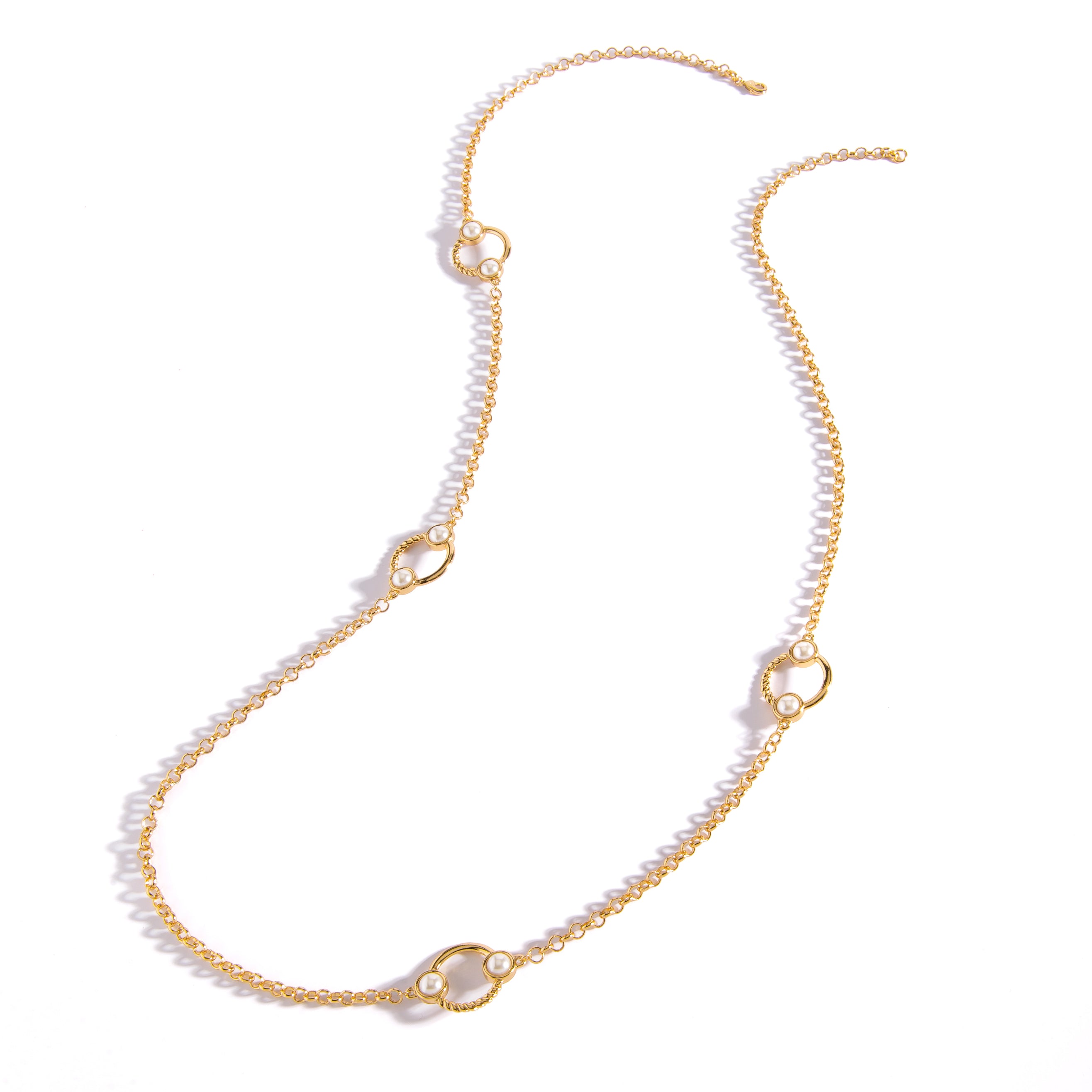 COLLAR LARGO BAÑADO EN ORO CON PERLAS