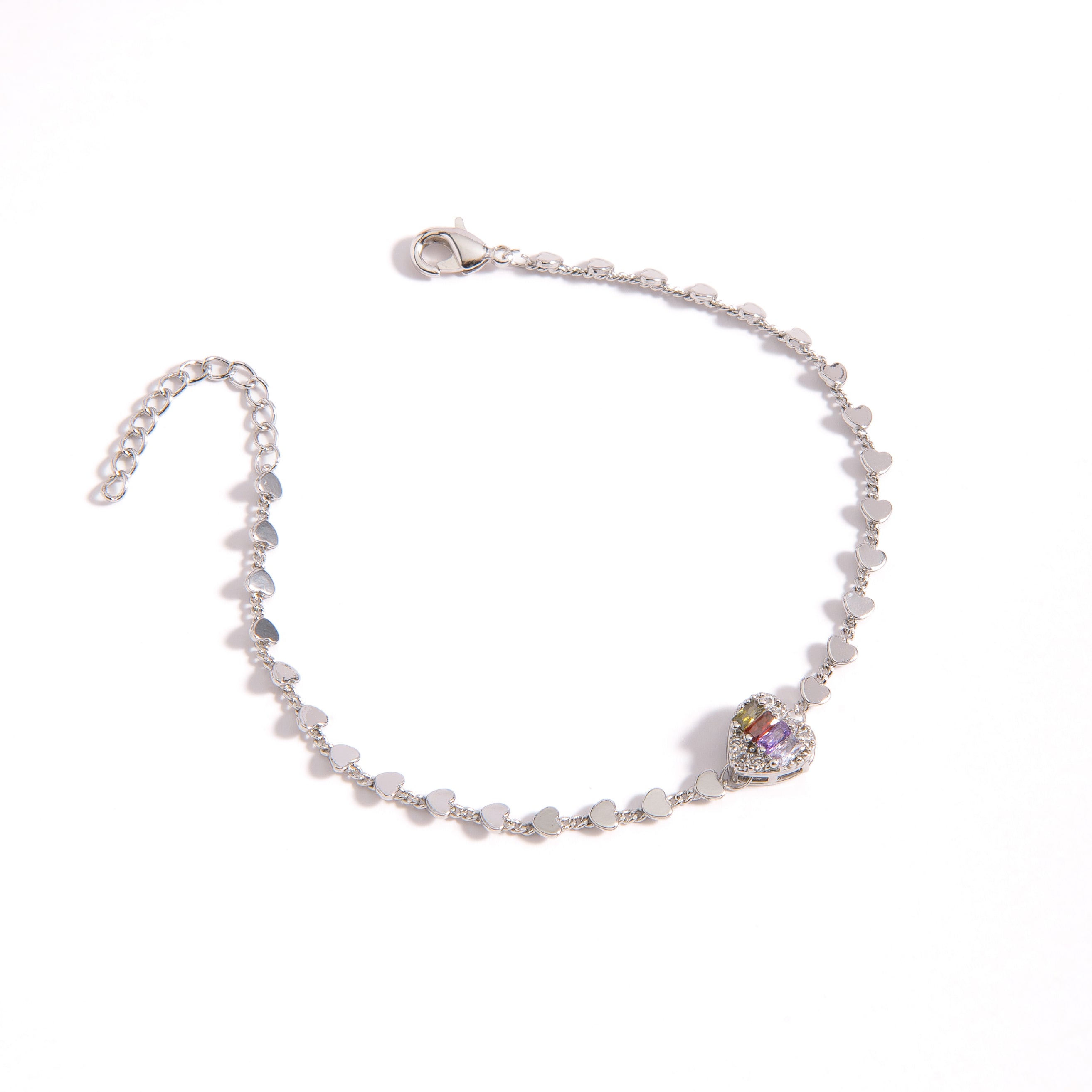 PULSERA DE SERIE DE CORAZONES CON CORAZON DE CIRCONIAS AL CENTRO