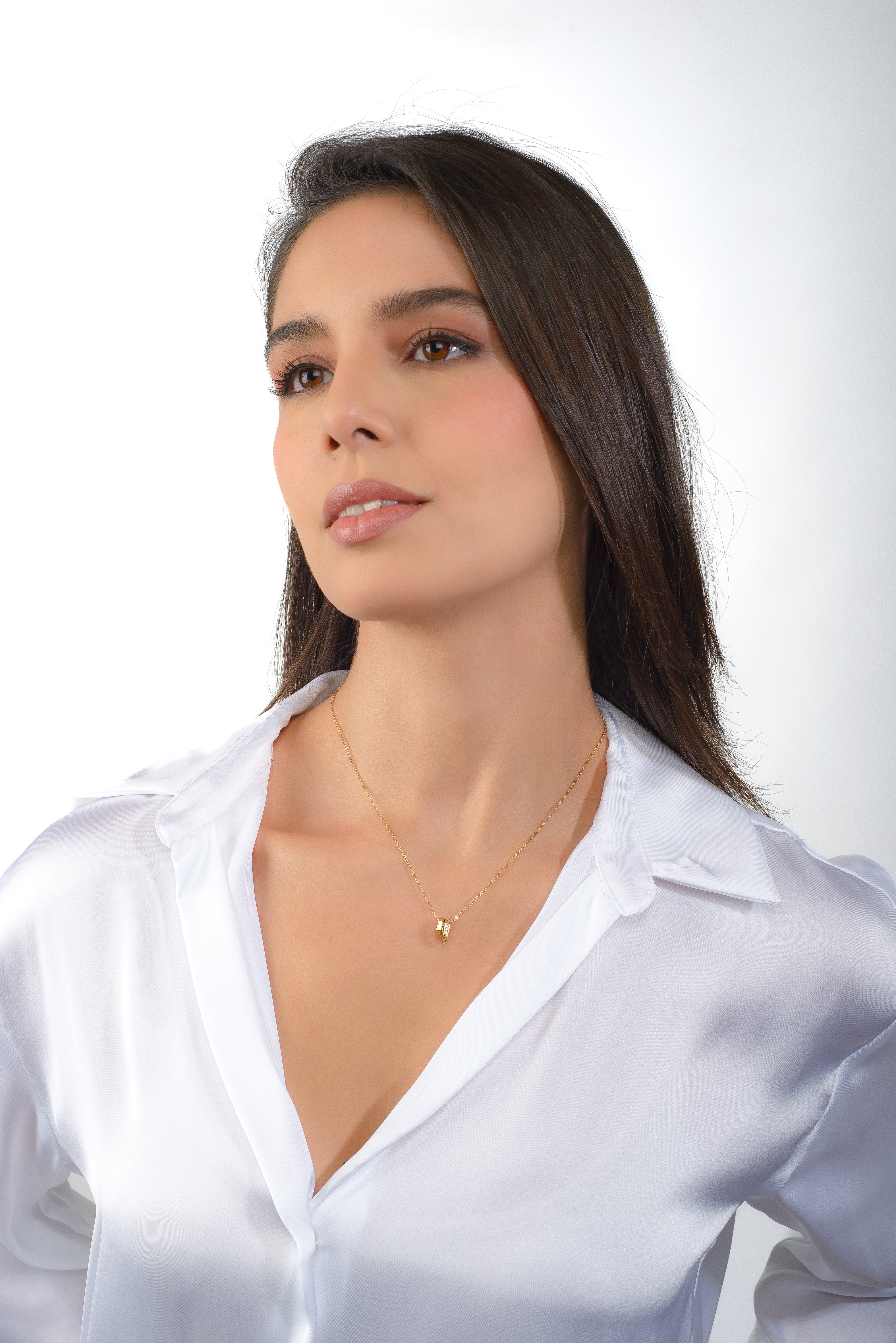 COLLAR CADENA DELGADA CON DOS DIJES HEXAGONALES