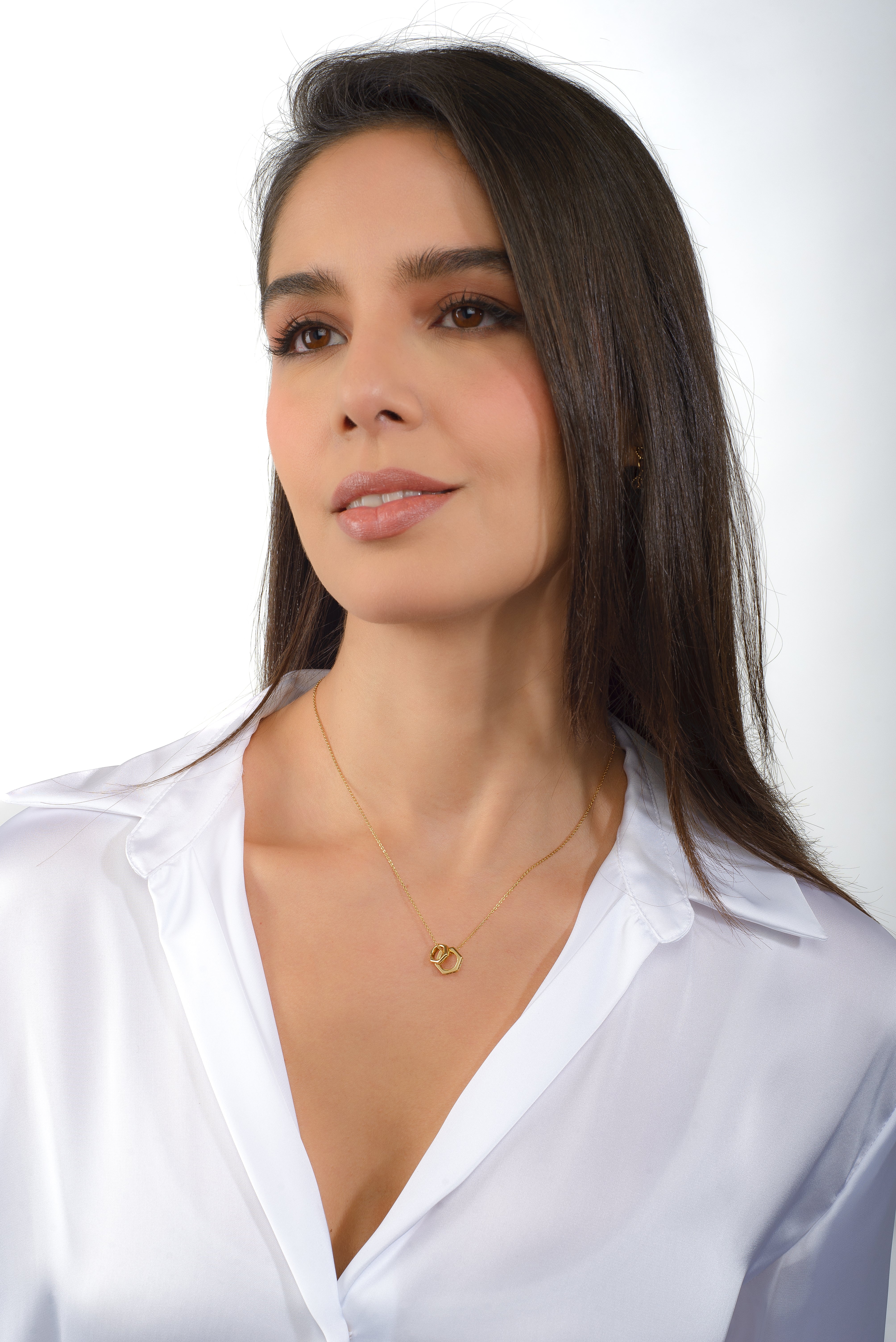 COLLAR CADENA DELGADA CON DOS DIJES HEXAGONALES